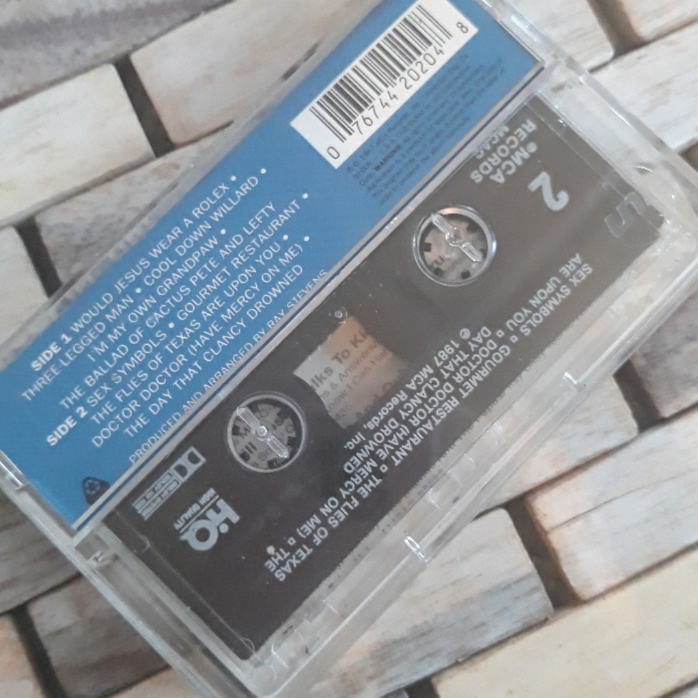 Ray Stevens cracking up cassette - Picture 2 of 2